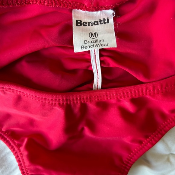 Animal print and red bikini - Picture 13 of 13